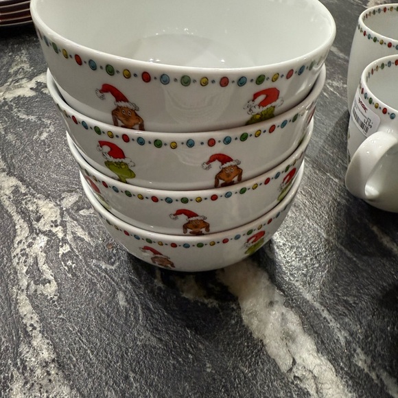 Grinch Dessert plates, bowls, and mugs - Picture 4 of 5